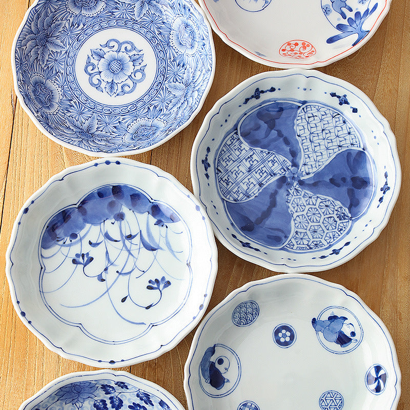 Regular Japanese Blue and White Flower-shaped Plate, 17 cm (Marumon Karako Pattern)