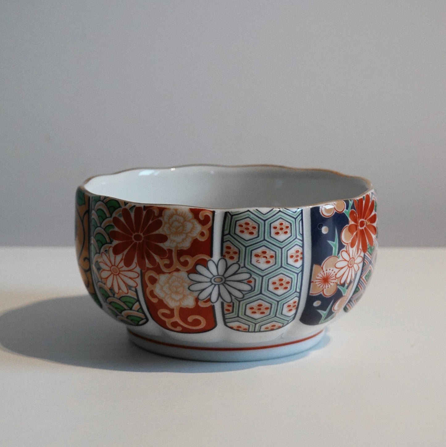 Japanese Imari Floral Pattern Scalloped Rice Bowl, 11 cm