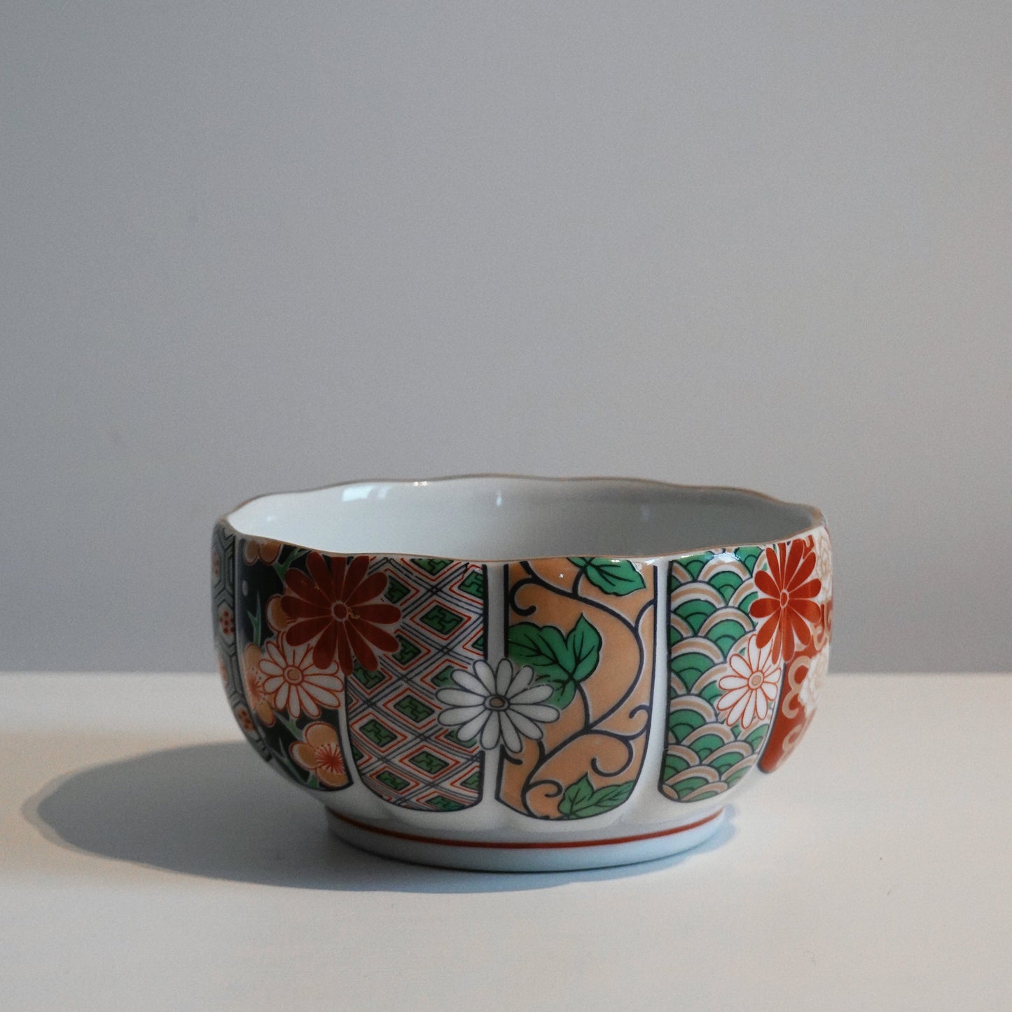 Japanese Imari Floral Pattern Scalloped Rice Bowl, 11 cm